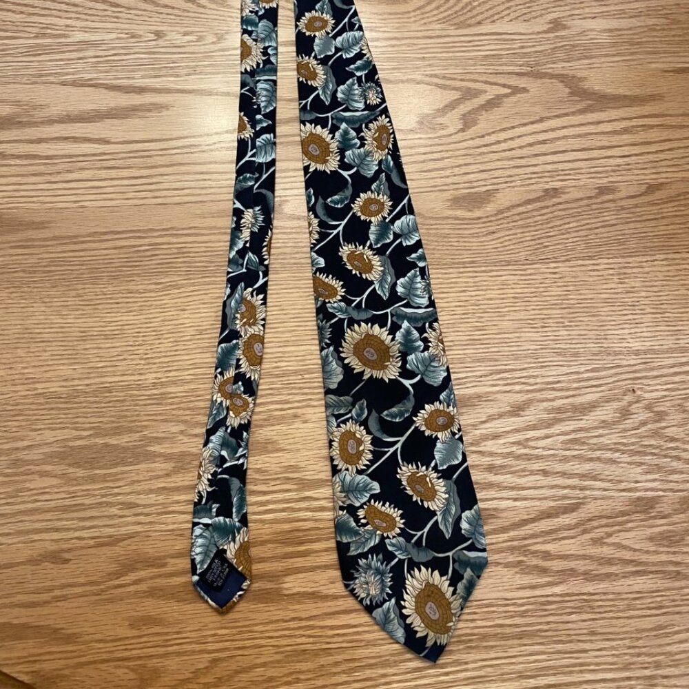 Sunflower Themed Tie